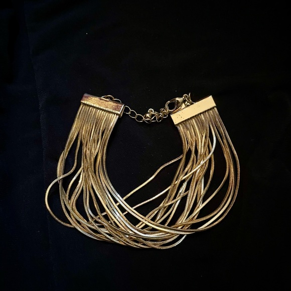 Express Gold Tone Bracelet 💛 - Picture 4 of 5